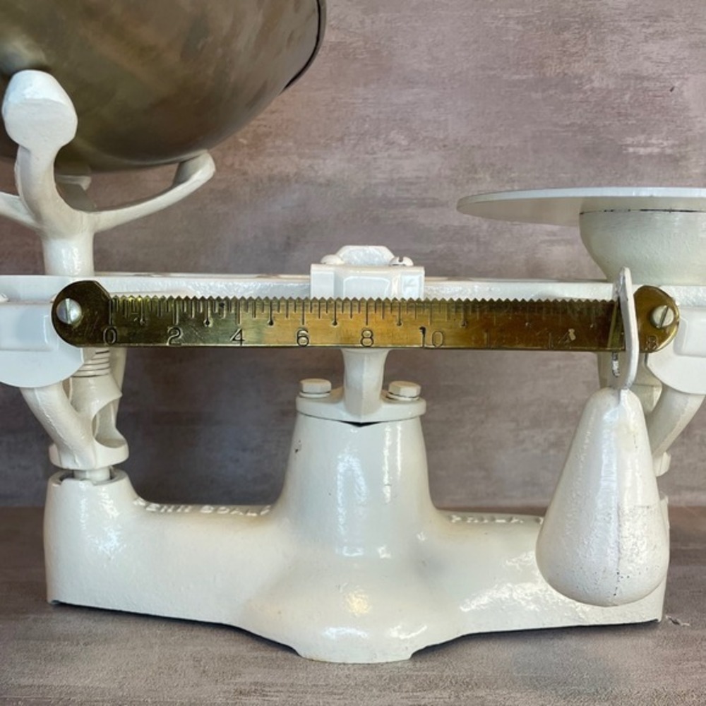 Vintage Penn Scale 16 lb Bakers Balance Beam Scale, Painted Plates, White